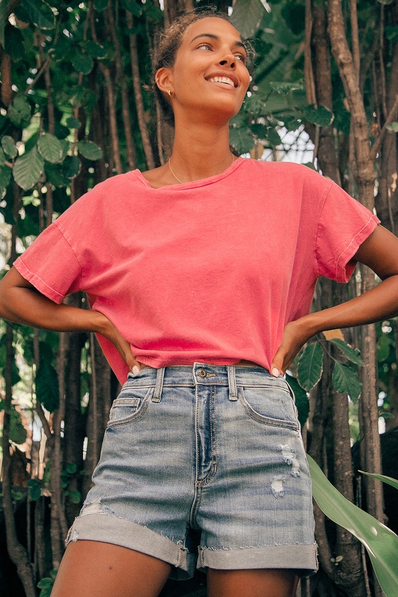We Tried The Most Popular Jean Shorts on the Internet | The Everygirl